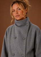 Margaux – Veste Col Cheminée Femme Coupe Ajustée