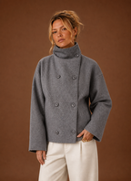 Margaux – Veste Col Cheminée Femme Coupe Ajustée