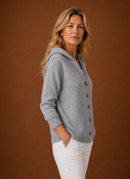 Mathilde – Gilet à Capuche Boutonné Femme en Maille