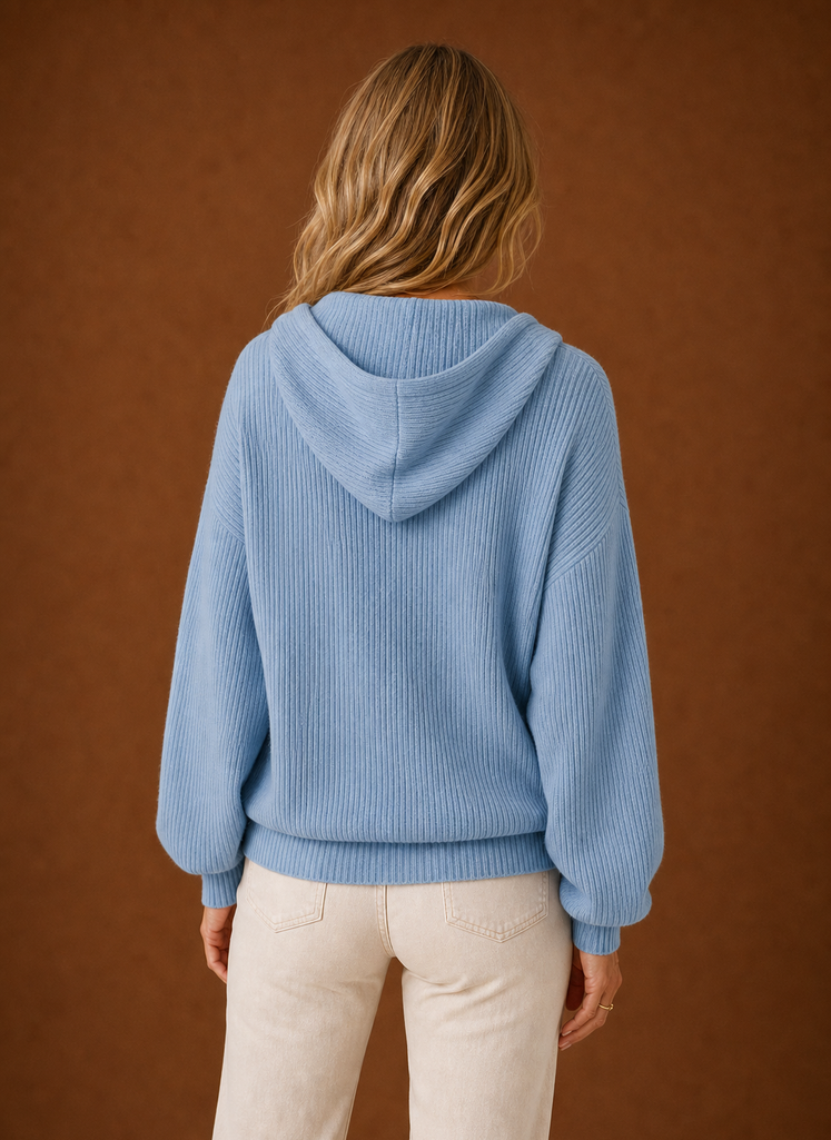 Lucie – Gilet à Capuche Maille Côtelée Femme Boutonné