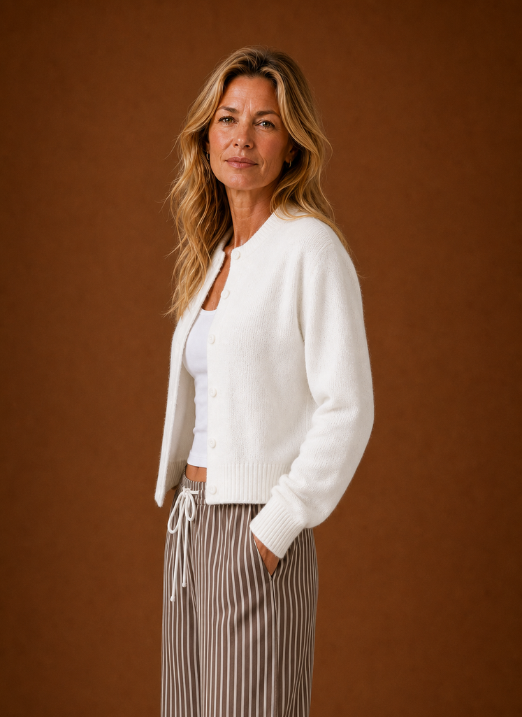 Mélanie – Gilet Col Rond Boutonné Femme en Maille