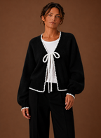 Rosalie – Gilet Bords Festonnés Femme Nœud Ruban