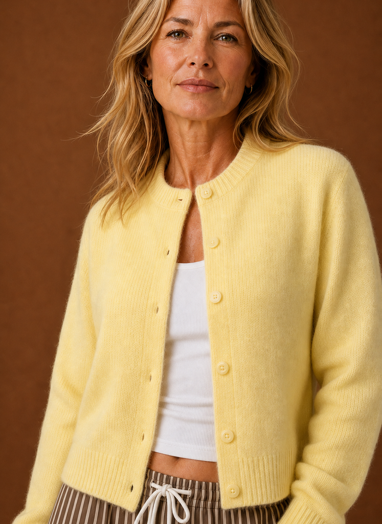 Mélanie – Gilet Col Rond Boutonné Femme en Maille