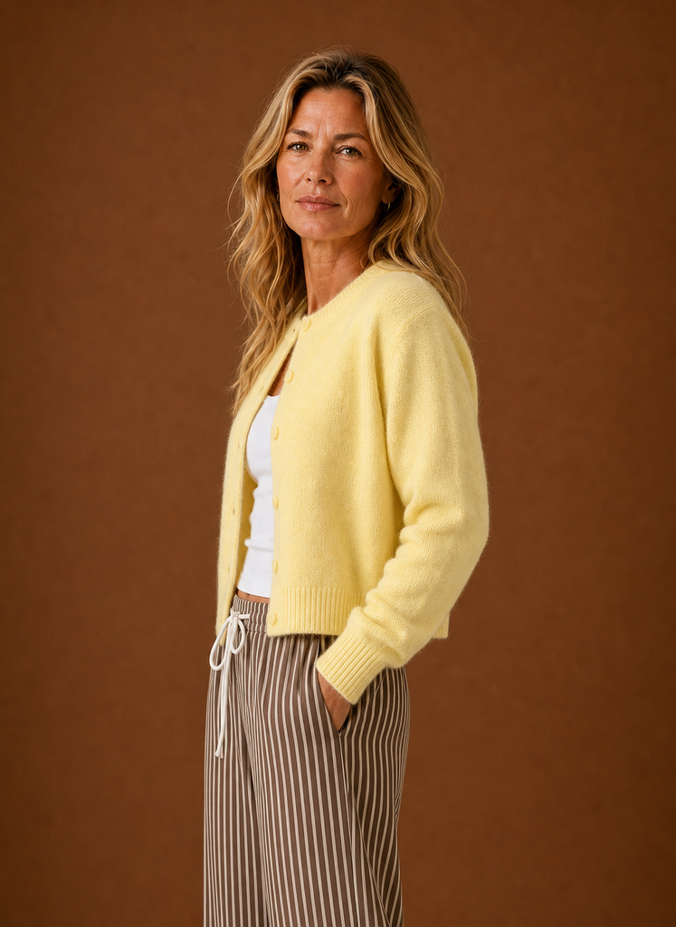 Mélanie – Gilet Col Rond Boutonné Femme en Maille